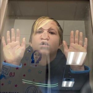 Meet your Posher, Izzy